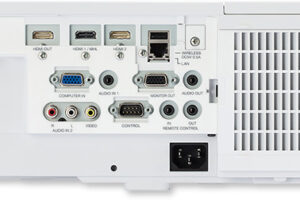 Hitachi CP-WU5500_rear