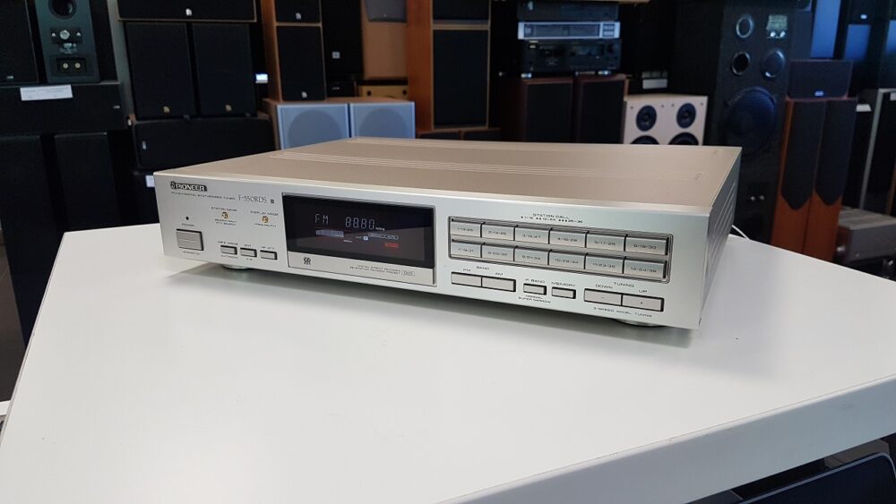 Тюнер Pioneer F-550RDS