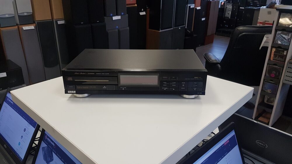 CD-проигрыватель Fisher AD-925