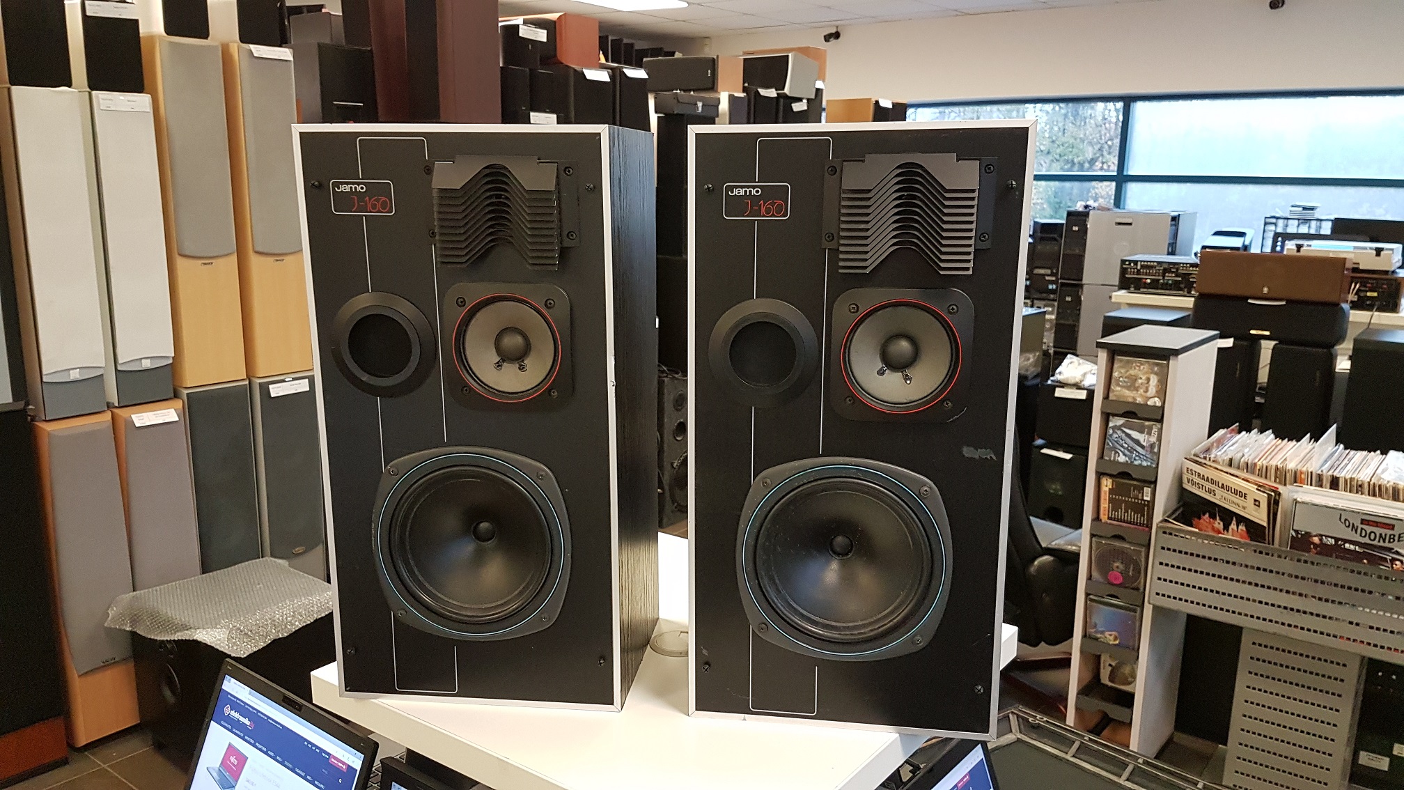 Колонки Jamo J 160