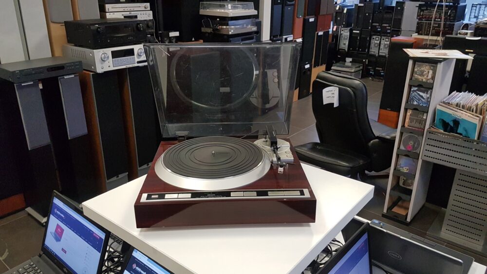 Проигрыватель виниловых пластинок Denon DP-37F