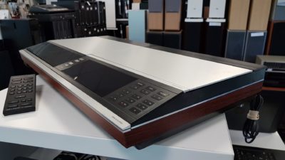 Музыка́льный центр Bang & Olufsen BeoCenter 7700