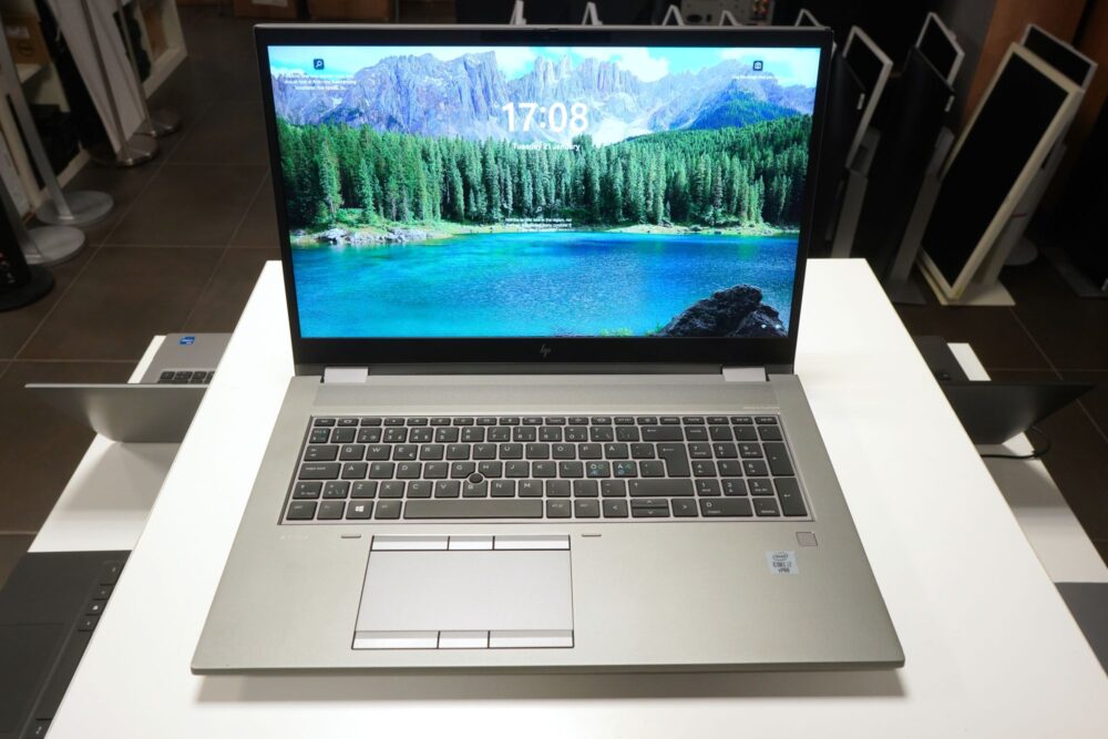 HP ZBook Fury 17 G7, дефект