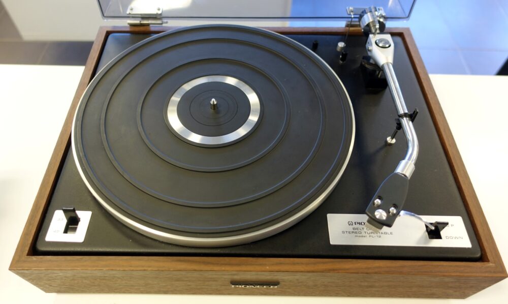 Проигрыватель виниловых пластинок Pioneer PL-12