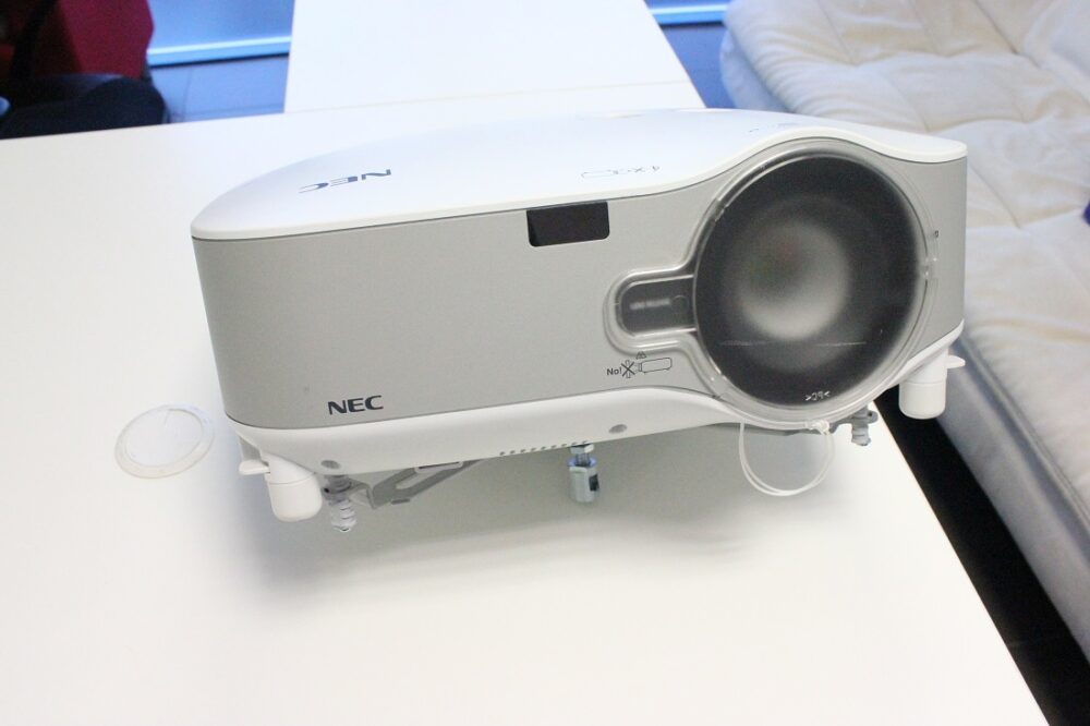 Projektor NEC NP1250